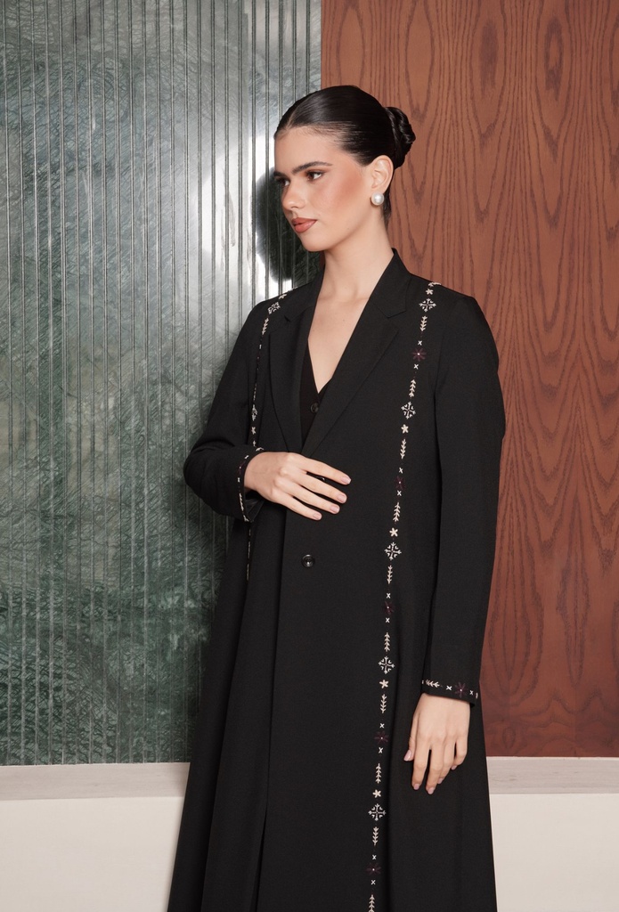 657 (Black)